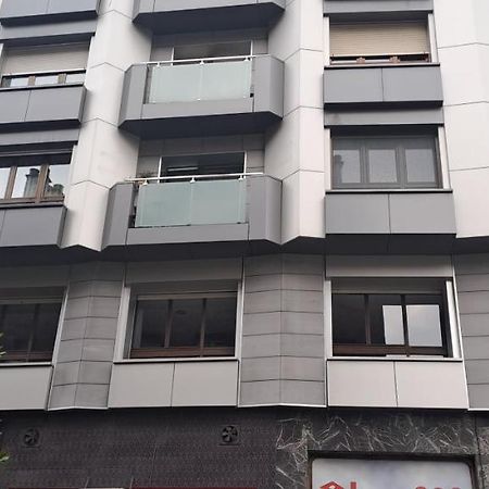 Appartement Habitación céntrica enorme parking privado desayuno baño privado à Oviede Extérieur photo