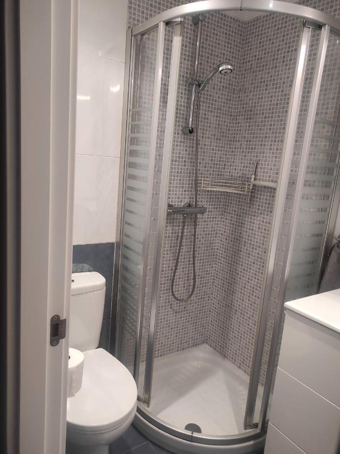Appartement Habitación céntrica enorme parking privado desayuno baño privado à Oviede Extérieur photo